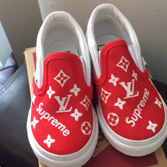 Size 5 canvas shoes - Picture 1 of 1